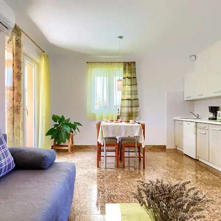 House Eric&paolo By Interhome Semesterbostad